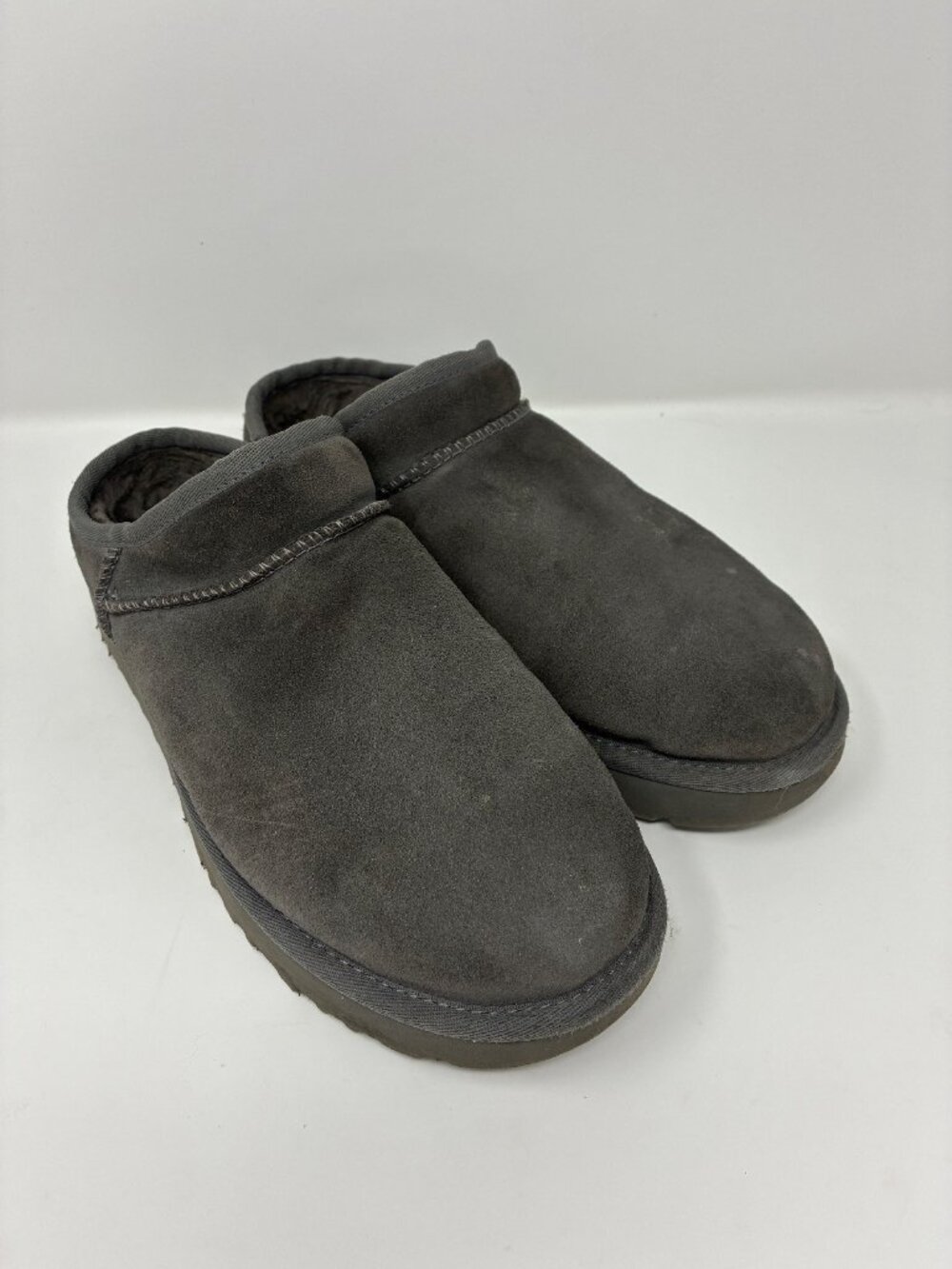 UGG 1108193 Women’s Size 9 Gray Suede Shearling Lined Slip On Clogs Slippers